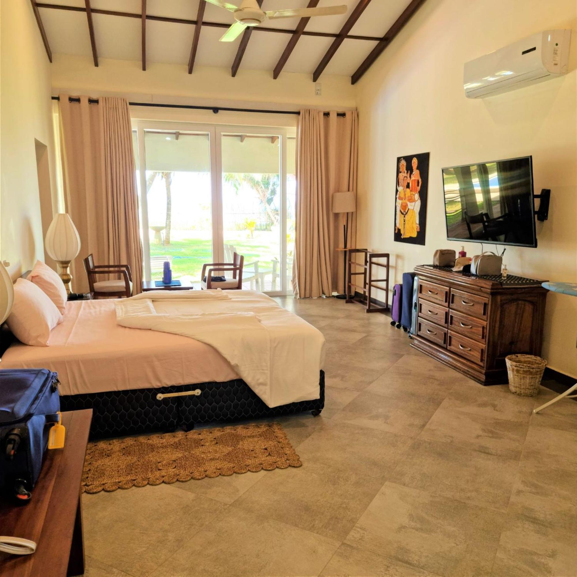 Arhimser Villa-Superb 4 Bedroom Beachfront For 8 In Ranna, Tangalle, Bb, Pool, Free Pick Up For 7 Night Stays Arriving Together, Serviced, Taxes Included Экстерьер фото