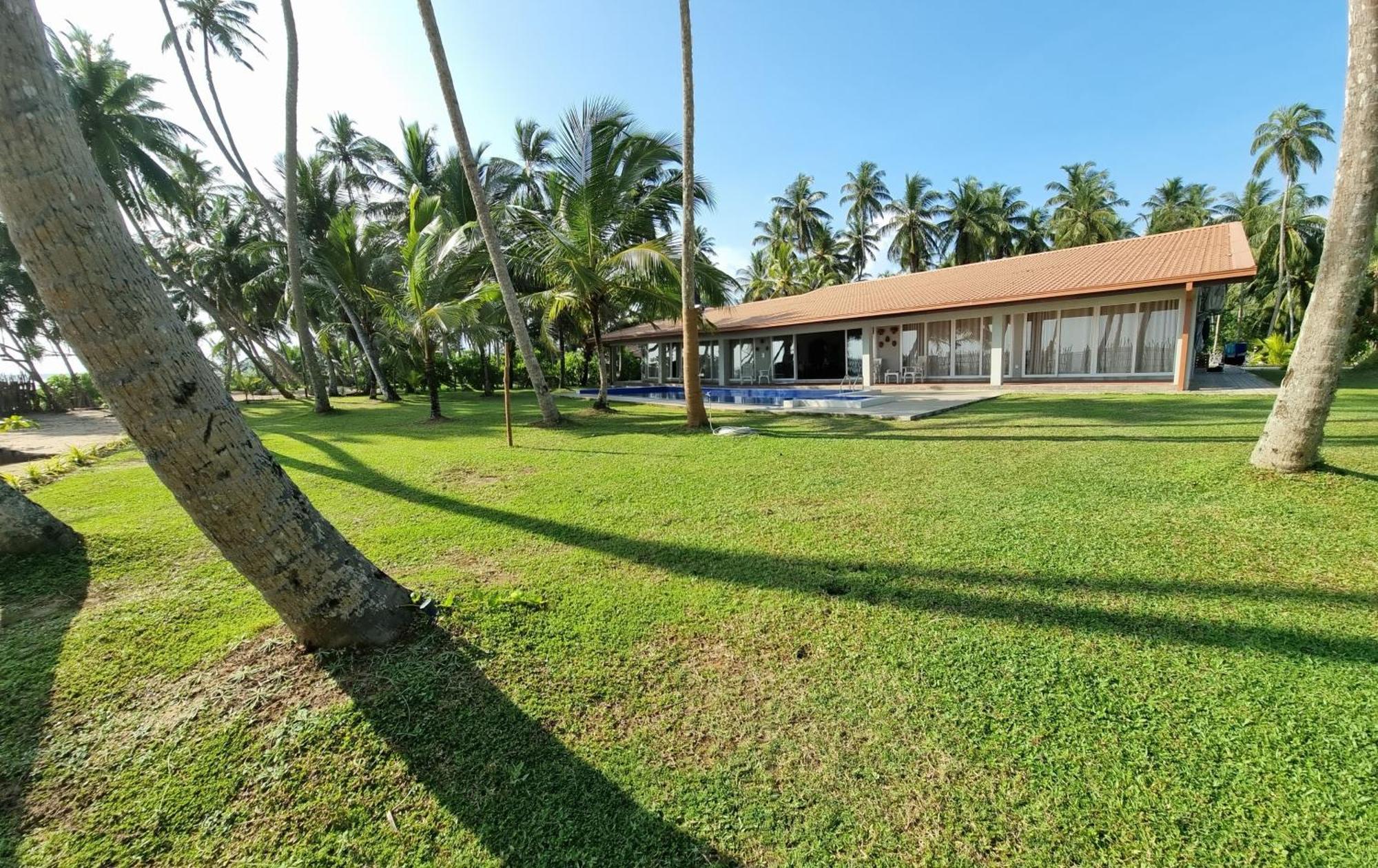 Arhimser Villa-Superb 4 Bedroom Beachfront For 8 In Ranna, Tangalle, Bb, Pool, Free Pick Up For 7 Night Stays Arriving Together, Serviced, Taxes Included Номер фото